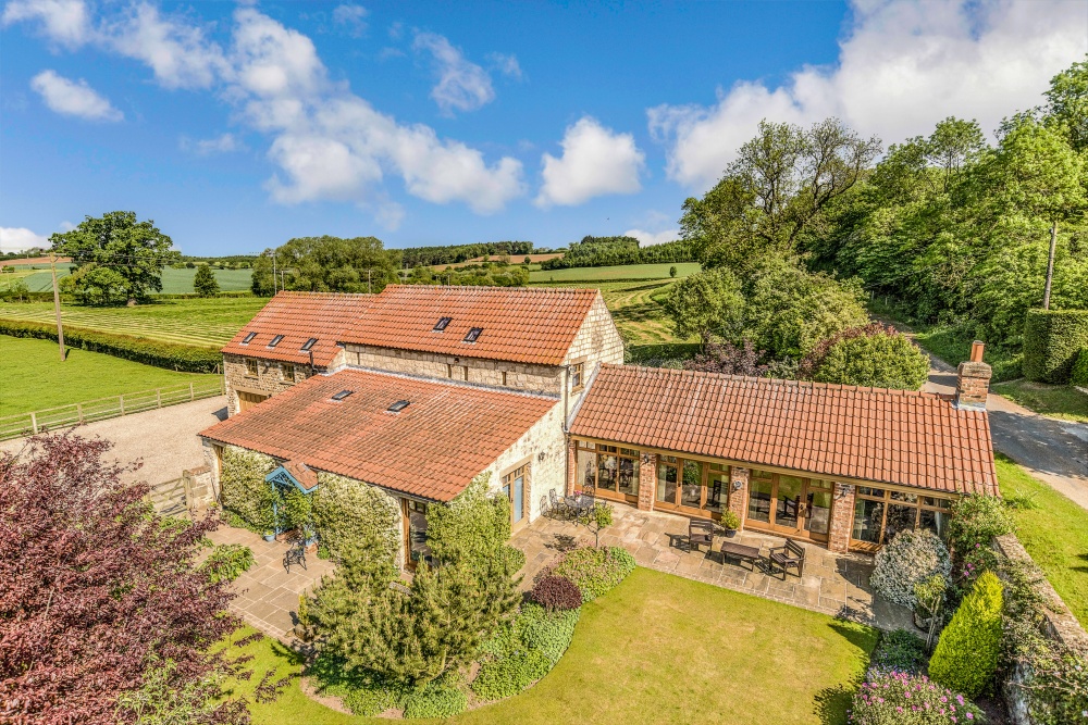 Property Peek Lime Kilns Barn Living North